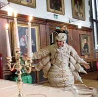 The always helpful Mister Louse